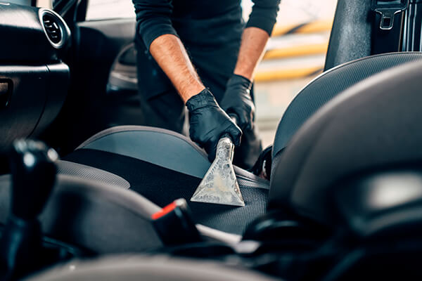 Extração profunda de sujeira dos bancos